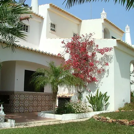 Turiquintas Armacao de Pera